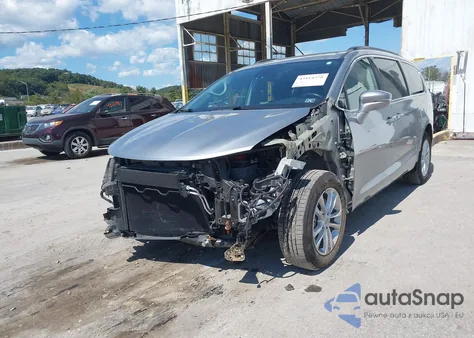 2021 Chrysler Pacifica Touring Awd z USA, uszkodzony, nr VIN 2C4RC3FG7MR514668